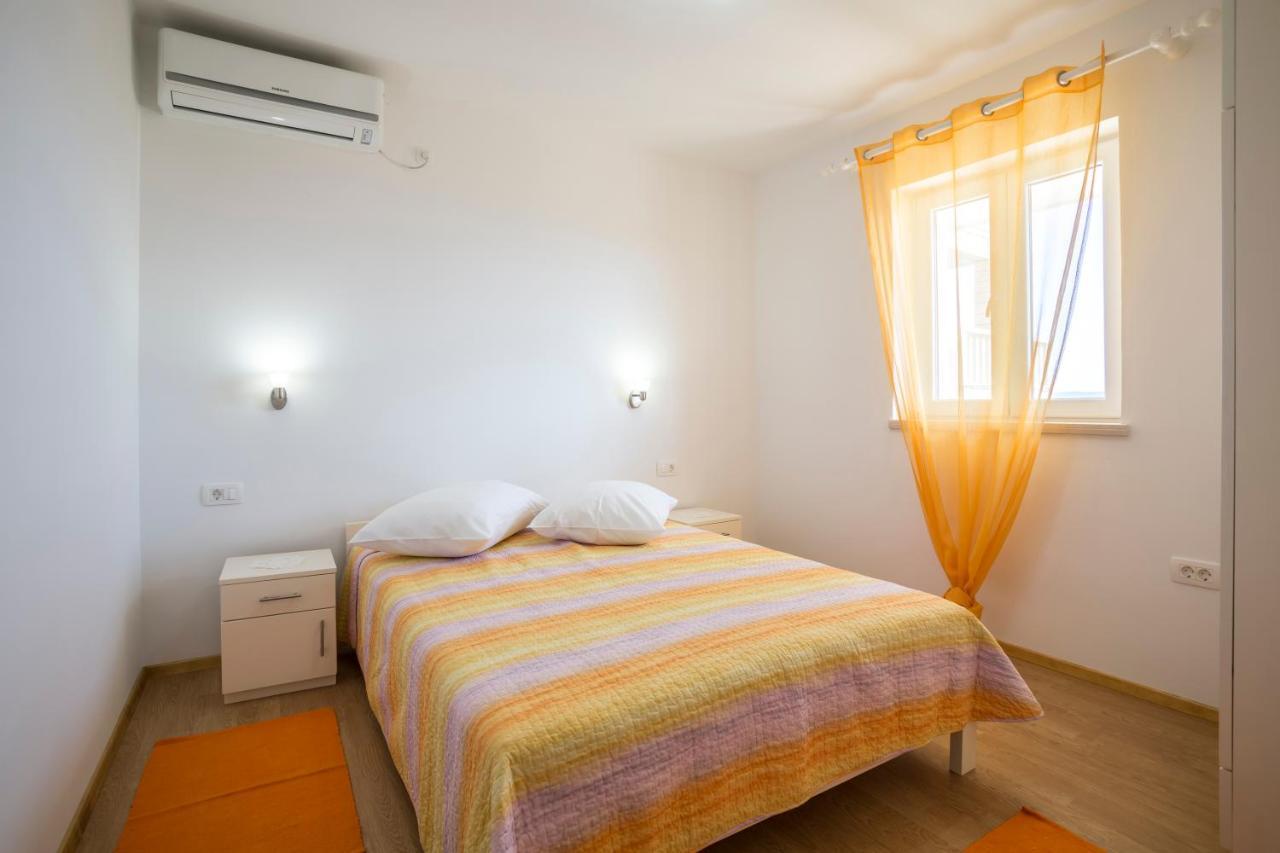 Apartmani Bezmalinovic Bol Ngoại thất bức ảnh