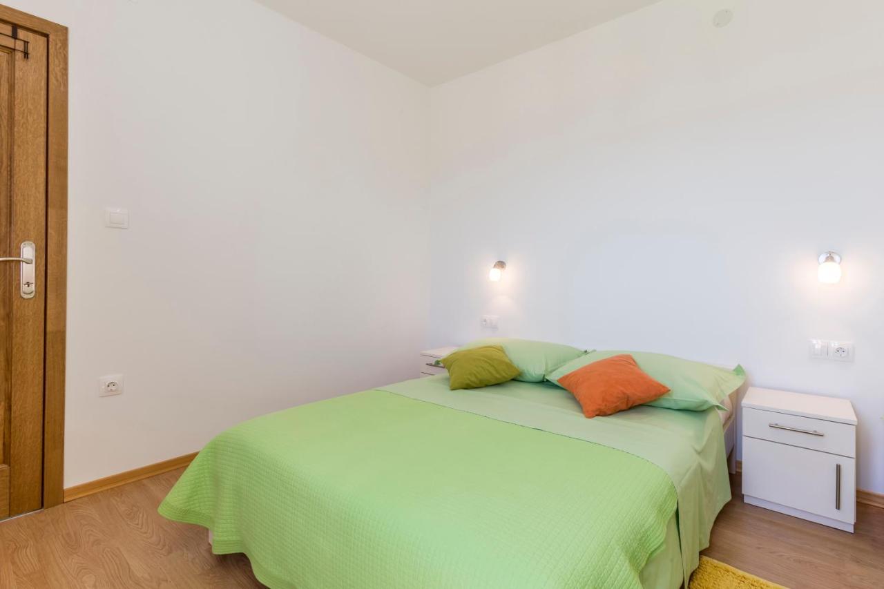 Apartmani Bezmalinovic Bol Ngoại thất bức ảnh