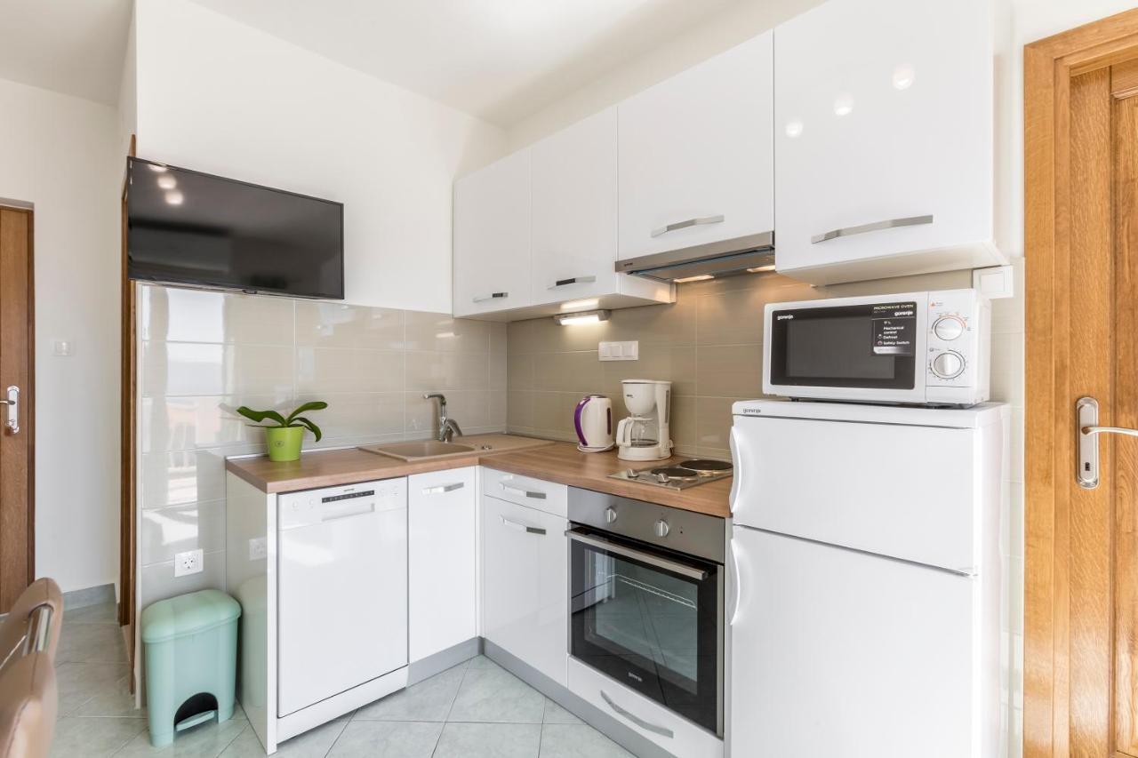 Apartmani Bezmalinovic Bol Ngoại thất bức ảnh
