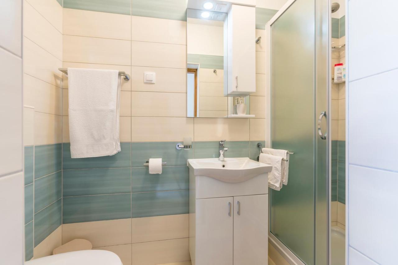 Apartmani Bezmalinovic Bol Ngoại thất bức ảnh