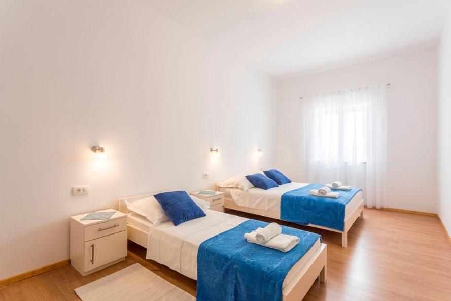 Apartmani Bezmalinovic Bol Ngoại thất bức ảnh